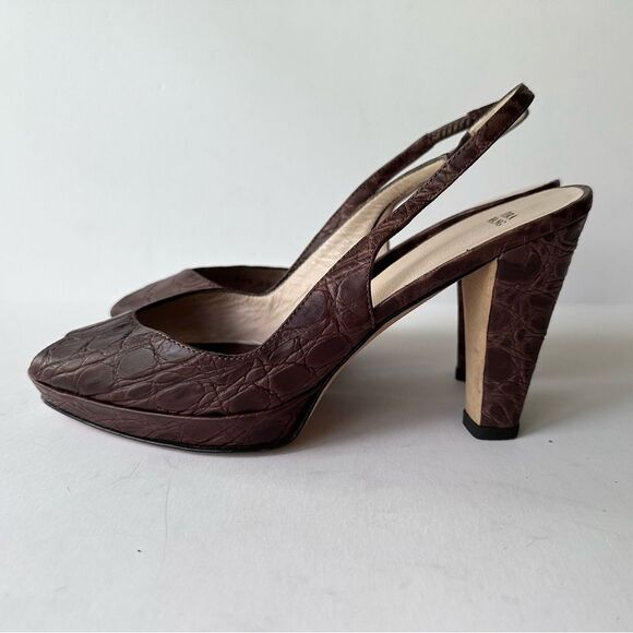 Vera Wang Collection Chocolate Brown Crocodile Slingback Peep Toe Heels - Picture 9 of 14